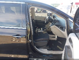 2017 Chrysler Pacifica, VIN 2C4RC1BG9HR753235. Zdjęcie 5 z 6 z aukcji IAAI. Katalog aut z USA OpenDataCar.