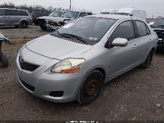 2010 Toyota Yaris, VIN JTDBT4K30A1373498. Фото 2 з 6 з аукціону IAAI. Каталог авто зі США OpenDataCar.