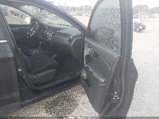 2017 Nissan Rogue Sport, VIN JN1BJ1CPXHW001964. Фото 5 из 6 с аукциона IAAI. Каталог авто из США OpenDataCar.