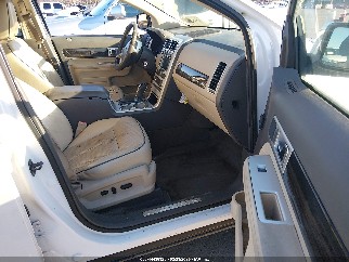 2009 Lincoln MKX, VIN 2LMDU68C69BJ12286. Фото 5 из 6 с аукциона IAAI. Каталог авто из США OpenDataCar.