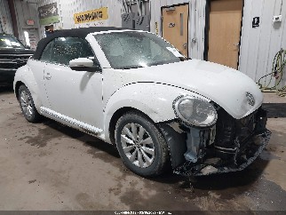 2017 Volkswagen Beetle, VIN 3VW517AT6HM811540. Фото 1 з 6 з аукціону IAAI. Каталог авто зі США OpenDataCar.