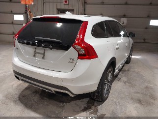 2015 Volvo V60 Cross Country, VIN YV4612HK3F1001135. Фото 4 из 6 с аукциона IAAI. Каталог авто из США OpenDataCar.