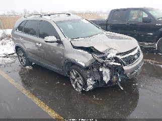 2015 Kia Sorento, VIN 5XYKT4A64FG635185. Фото 1 из 6 с аукциона IAAI. Каталог авто из США OpenDataCar.