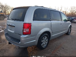 2010 Chrysler Town & Country, VIN 2A4RR5DX6AR329465. Фото 4 з 6 з аукціону IAAI. Каталог авто зі США OpenDataCar.