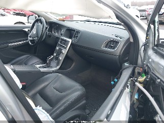 2017 Volvo V60, VIN YV140MSK8H1343873. Фото 5 из 6 с аукциона IAAI. Каталог авто из США OpenDataCar.