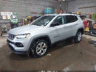 2024 Jeep Compass, VIN 3C4NJDBN8RT113889. Фото 2 з 6 з аукціону IAAI. Каталог авто зі США OpenDataCar.