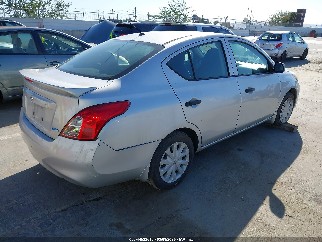 2013 Nissan Versa, VIN 3N1CN7AP2DL865907. Фото 4 з 6 з аукціону IAAI. Каталог авто зі США OpenDataCar.