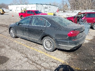 2016 Volkswagen Passat, VIN 1VWBT7A32GC032407. Фото 3 з 6 з аукціону IAAI. Каталог авто зі США OpenDataCar.