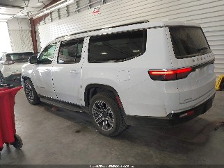 2023 Jeep Wagoneer, VIN 1C4SJSBP0PS568369. Фото 3 з 6 з аукціону IAAI. Каталог авто зі США OpenDataCar.