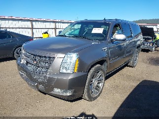 2013 Cadillac Escalade ESV, VIN 1GYS4JEF4DR228630. Фото 2 з 6 з аукціону IAAI. Каталог авто зі США OpenDataCar.
