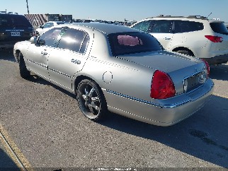 2006 Lincoln Town Car, VIN 1LNHM81W06Y618904. Photo 3 of 6 from IAAI auction. OpenDataCar US salvage catalog.
