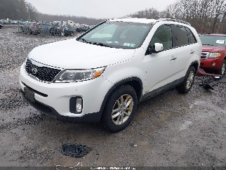 2015 Kia Sorento, VIN 5XYKTDA66FG652103. Фото 2 з 6 з аукціону IAAI. Каталог авто зі США OpenDataCar.