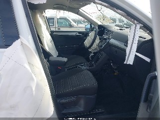 2024 Volkswagen Tiguan, VIN 3VVFB7AX1RM032850. Фото 5 з 6 з аукціону IAAI. Каталог авто зі США OpenDataCar.