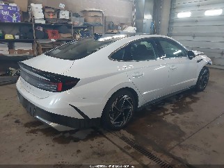 2024 Hyundai Sonata, VIN KMHL14JA7RA409592. Zdjęcie 4 z 6 z aukcji IAAI. Katalog aut z USA OpenDataCar.