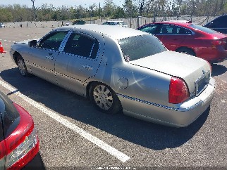 2006 Lincoln Town Car, VIN 1LNHM81VX6Y613281. Фото 3 из 6 с аукциона IAAI. Каталог авто из США OpenDataCar.