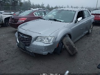2017 Chrysler 300, VIN 2C3CCAKGXHH580311. Фото 2 з 6 з аукціону IAAI. Каталог авто зі США OpenDataCar.