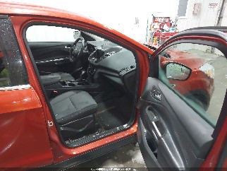 2019 Ford Escape, VIN 1FMCU9GD3KUC35370. Фото 5 з 6 з аукціону IAAI. Каталог авто зі США OpenDataCar.