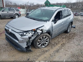 2019 Toyota RAV4, VIN 2T3C1RFV6KW031656. Фото 2 з 6 з аукціону IAAI. Каталог авто зі США OpenDataCar.