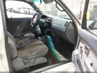 1998 Toyota Tacoma, VIN 4TASN92N9WZ176567. Zdjęcie 5 z 6 z aukcji IAAI. Katalog aut z USA OpenDataCar.