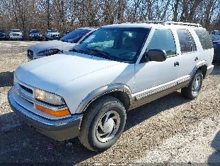 2000 Chevrolet Blazer, VIN 1GNDT13W4Y2362533. Фото 2 з 6 з аукціону IAAI. Каталог авто зі США OpenDataCar.