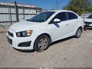 2015 Chevrolet Sonic, VIN 1G1JC5SB2F4133991. Фото 2 з 6 з аукціону IAAI. Каталог авто зі США OpenDataCar.
