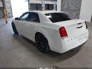 2017 Chrysler 300, VIN 2C3CCABG7HH593727. Фото 3 з 6 з аукціону IAAI. Каталог авто зі США OpenDataCar.