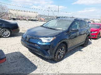 2018 Toyota RAV4, VIN JTMBFREV9JJ718187. Фото 2 з 6 з аукціону IAAI. Каталог авто зі США OpenDataCar.