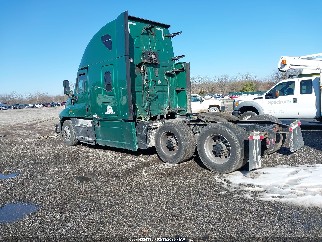2017 Freightliner Cascadia 125, VIN 3AKJGLDR5HSHV9618. Фото 3 з 6 з аукціону IAAI. Каталог авто зі США OpenDataCar.