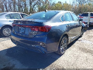 2024 Kia Forte, VIN 3KPF54AD9RE755320. Фото 4 з 6 з аукціону IAAI. Каталог авто зі США OpenDataCar.