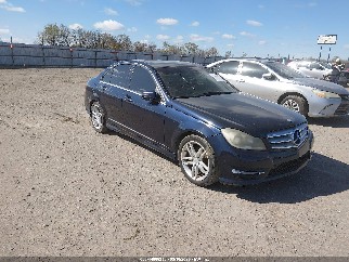 2012 Mercedes-benz C-Class, VIN WDDGF4HB0CA609393. Фото 1 з 6 з аукціону IAAI. Каталог авто зі США OpenDataCar.