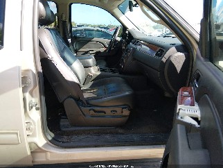 2014 Chevrolet Suburban 1500, VIN 1GNSCJE07ER100735. Фото 5 з 6 з аукціону IAAI. Каталог авто зі США OpenDataCar.