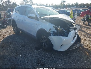 2017 Toyota RAV4, VIN 2T3WFREVXHW404447. Фото 1 з 6 з аукціону IAAI. Каталог авто зі США OpenDataCar.