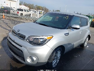2018 Kia Soul, VIN KNDJP3A55J7598574. Фото 2 з 6 з аукціону IAAI. Каталог авто зі США OpenDataCar.