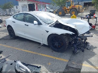 2021 Tesla Model S, VIN 5YJSA1E57MF447450. Фото 1 из 6 с аукциона IAAI. Каталог авто из США OpenDataCar.