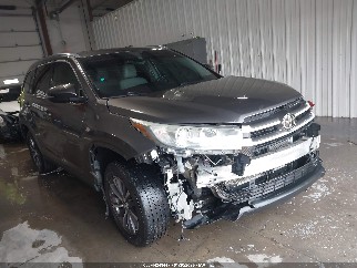 2019 Toyota Highlander, VIN 5TDKZRFH6KS342620. Zdjęcie 1 z 6 z aukcji IAAI. Katalog aut z USA OpenDataCar.