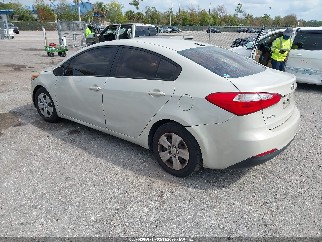 2015 Kia Forte, VIN KNAFK4A64F5368057. Фото 3 з 6 з аукціону IAAI. Каталог авто зі США OpenDataCar.
