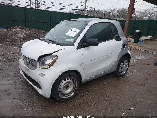 2016 Smart Fortwo, VIN WMEFJ5DA0GK140072. Фото 2 з 6 з аукціону IAAI. Каталог авто зі США OpenDataCar.