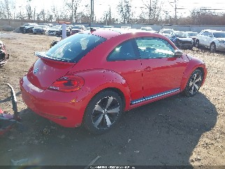 2015 Volkswagen Beetle, VIN 3VWVT7AT2FM646240. Фото 4 из 6 с аукциона IAAI. Каталог авто из США OpenDataCar.