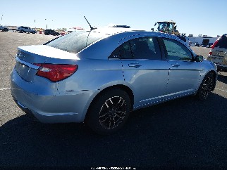 2014 Chrysler 200, VIN 1C3CCBAG5EN103599. Фото 4 з 6 з аукціону IAAI. Каталог авто зі США OpenDataCar.