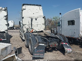 2016 Freightliner Cascadia 125, VIN 3AKJGLD5XGSGY5270. Фото 3 з 6 з аукціону IAAI. Каталог авто зі США OpenDataCar.