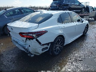 2022 Toyota Camry, VIN 4T1G11BK1NU068223. Zdjęcie 4 z 6 z aukcji IAAI. Katalog aut z USA OpenDataCar.