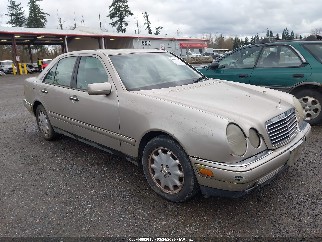 1998 Mercedes-benz E-Class, VIN WDBJF25FXWA655182. Фото 1 из 6 с аукциона IAAI. Каталог авто из США OpenDataCar.