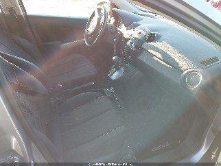 2011 Mazda 2, VIN JM1DE1HZ5B0115028. Фото 5 з 6 з аукціону IAAI. Каталог авто зі США OpenDataCar.