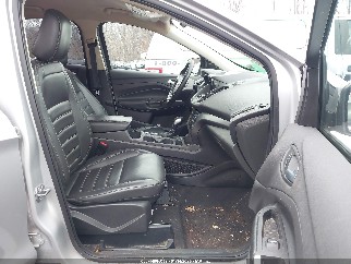 2019 Ford Escape, VIN 1FMCU9HD5KUB25709. Фото 5 з 6 з аукціону IAAI. Каталог авто зі США OpenDataCar.