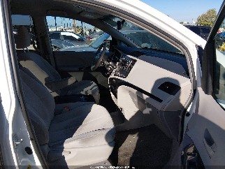 2013 Toyota Sienna, VIN 5TDKK3DC4DS297950. Фото 5 з 6 з аукціону IAAI. Каталог авто зі США OpenDataCar.