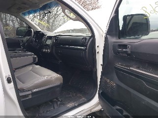 2017 Toyota Tundra, VIN 5TFUW5F13HX625184. Фото 5 з 6 з аукціону IAAI. Каталог авто зі США OpenDataCar.