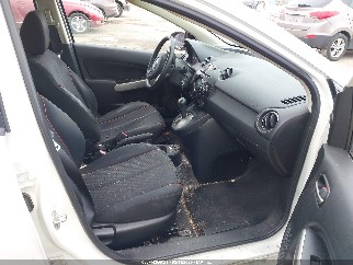 2013 Mazda 2, VIN JM1DE1LY0D0159312. Фото 5 з 6 з аукціону IAAI. Каталог авто зі США OpenDataCar.