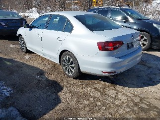 2017 Volkswagen Jetta, VIN 3VW2B7AJ3HM388320. Фото 3 з 6 з аукціону IAAI. Каталог авто зі США OpenDataCar.