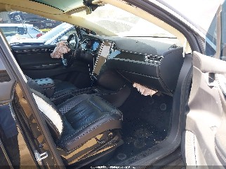 2016 Tesla Model X, VIN 5YJXCDE29GF026583. Фото 5 з 6 з аукціону IAAI. Каталог авто зі США OpenDataCar.