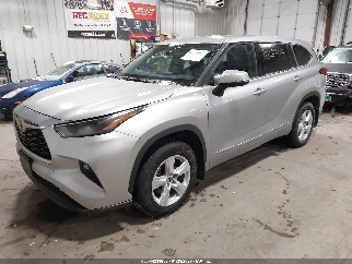 2022 Toyota Highlander, VIN 5TDBZRBH3NS191584. Zdjęcie 2 z 6 z aukcji IAAI. Katalog aut z USA OpenDataCar.